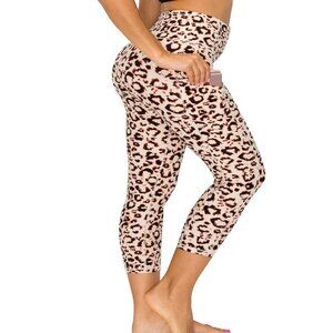 Women's Soft Capri Leggings 21in Inseam Flatlock Stitch Animal Prints Size S-XL